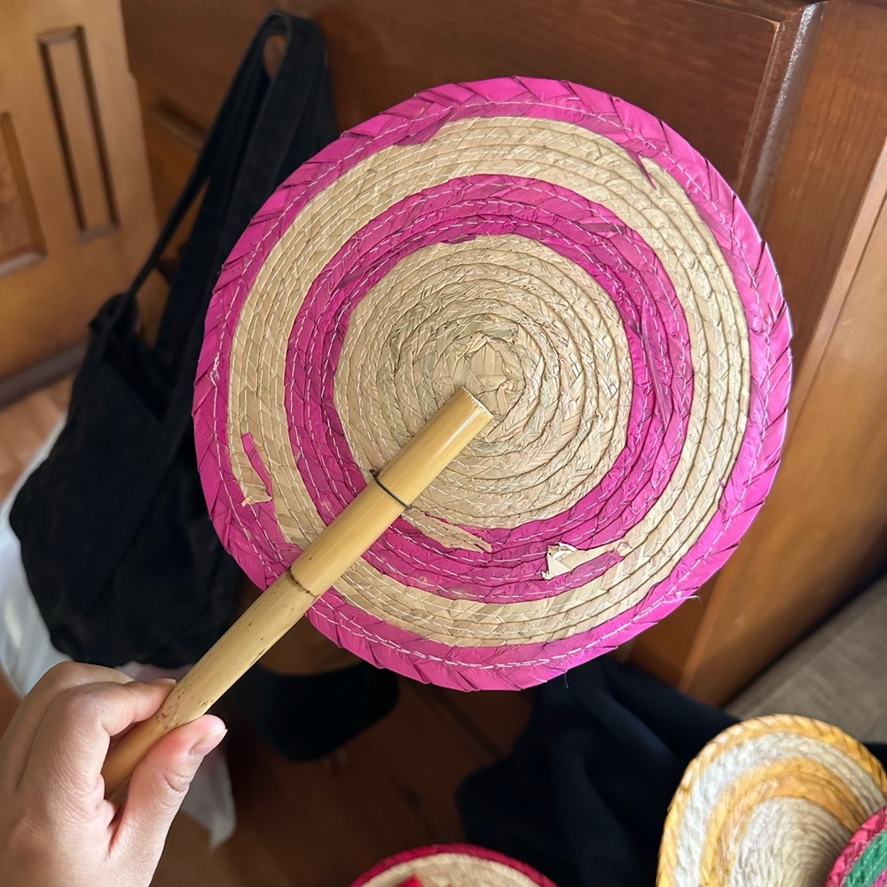 Handmade Flower Fan ☀️🇲🇽 - Picture 2 of 2